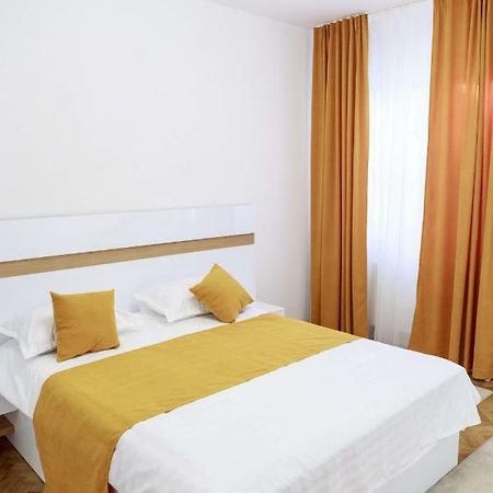 Strada Muresenilor - Savas Apartament ブラショフ エクステリア 写真